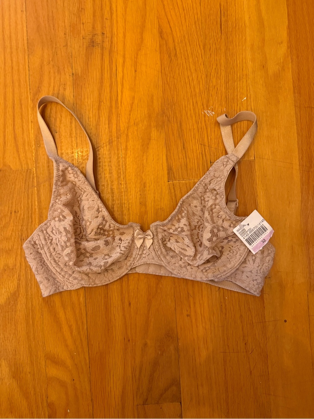 Wacoal Lace Underwire Bra in Taupe